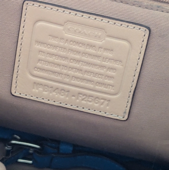 Coach Bright Blue w strap - Picture 3 of 3